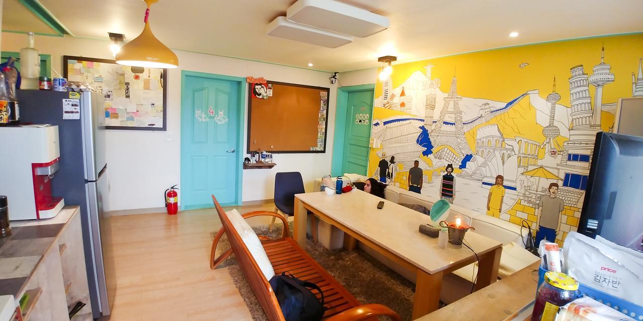 Fun Fun Stay Guesthouse Сеул Экстерьер фото